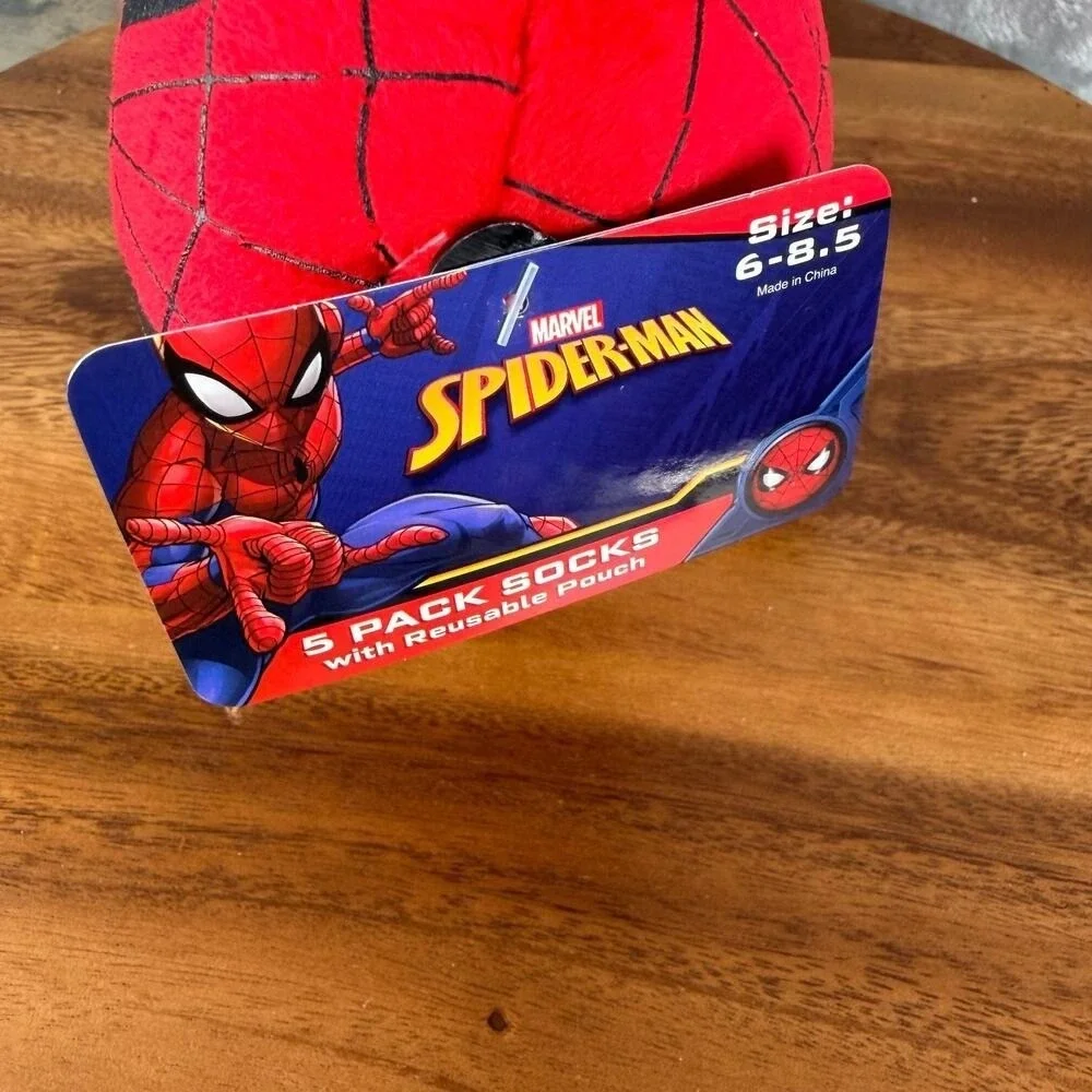 Marvel Spiderman 5 Pairs Socks 6-8.5 and Plush Reusable Pouch